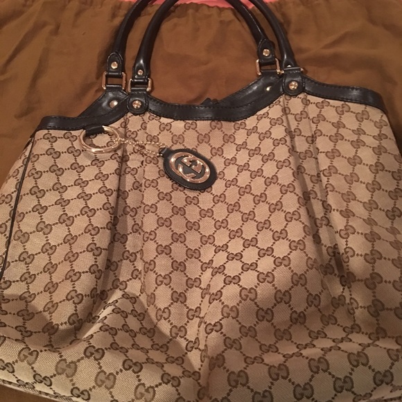 Dior sun glasses used but still new - Picture 2 of 2